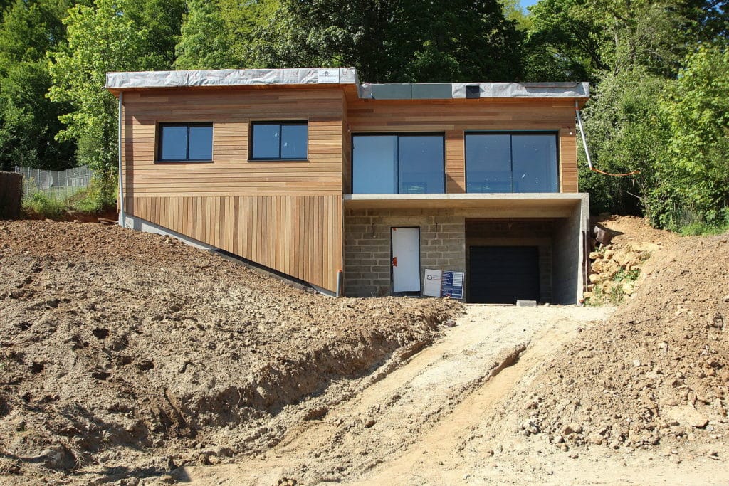 étalage des terres autour de votre maison individuelle